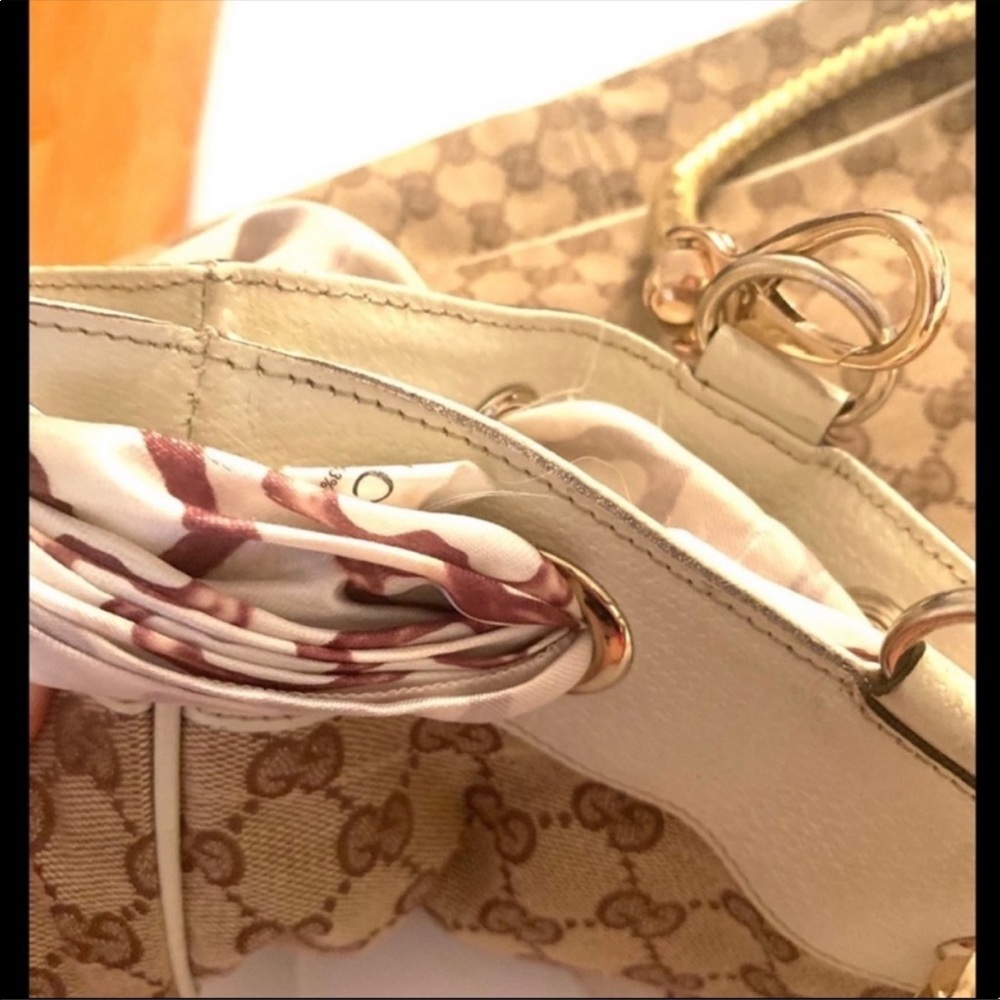 Authentic Gucci Bag. Beautiful! - Picture 5 of 15